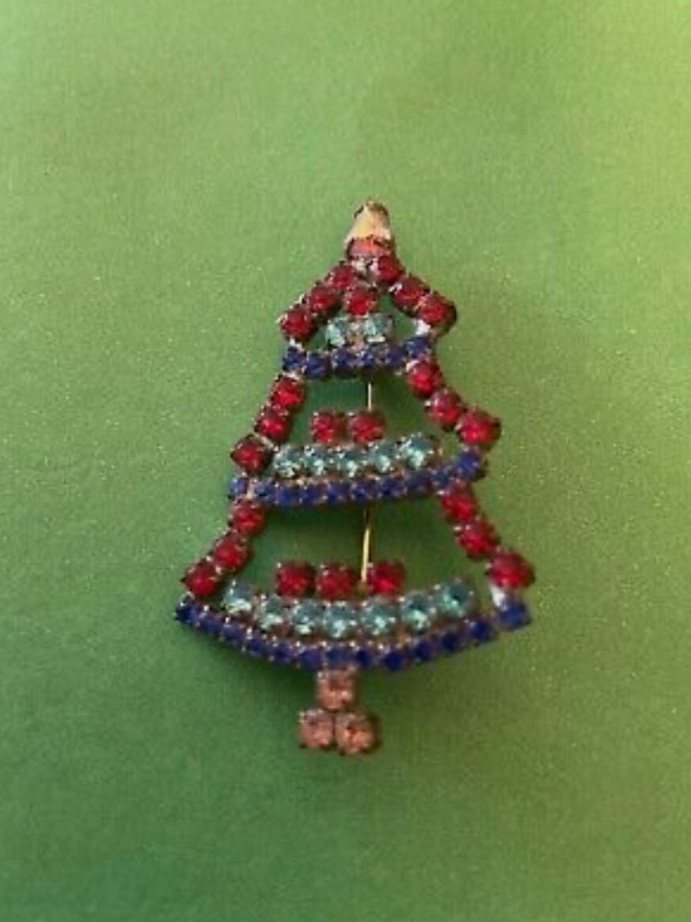 Vintage Sparkly Christmas Tree Pin Brooch Fashionable Holiday Jewelry